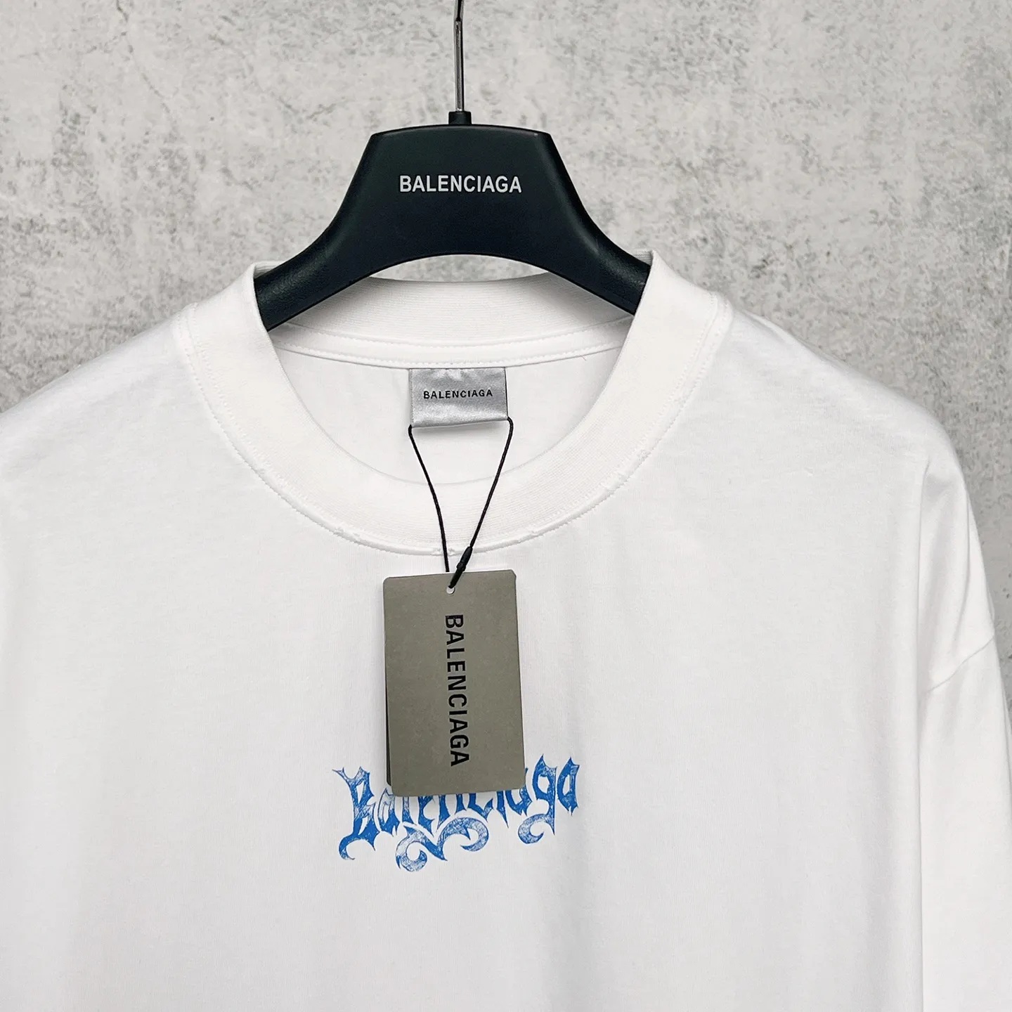 【 . Quality】BALENCI*GA/ .SS 26 New Arrival 。 Balenclag* T 。 . Authentic ， 。 ZP 。 260 ， . ， ， 。 。 ， 。 OS . Same Style ：BL 263778 ：Black，White Size：XS S M L